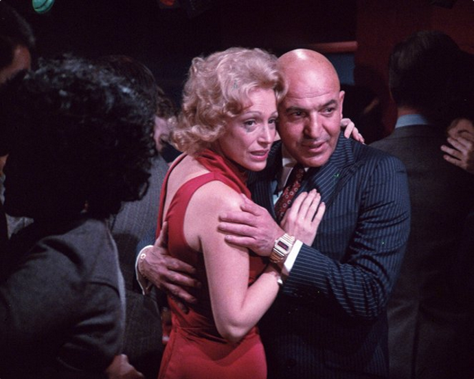 Než se stal hercem, živil se jako plavčík.