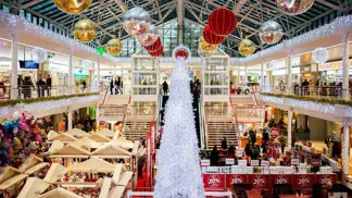 Otevírací doba obchodů na Vánoce a Silvestra 2025: Jak nakoupíte v posledních dnech roku?