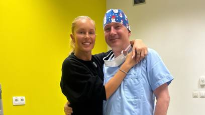 FOTO: Simona Krainová s doktorem.