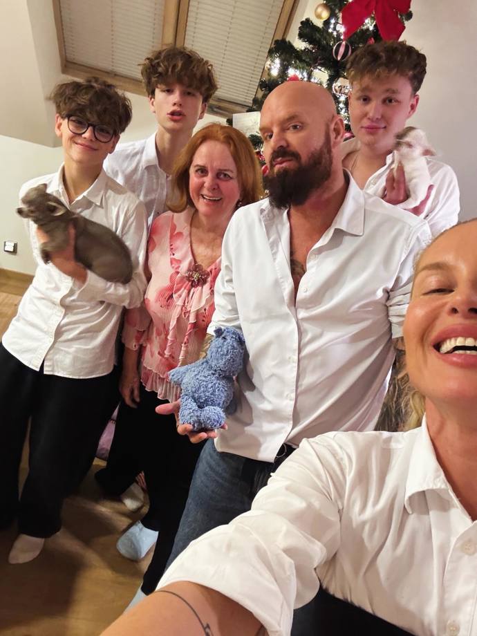 Simona Krainová s rodinou.