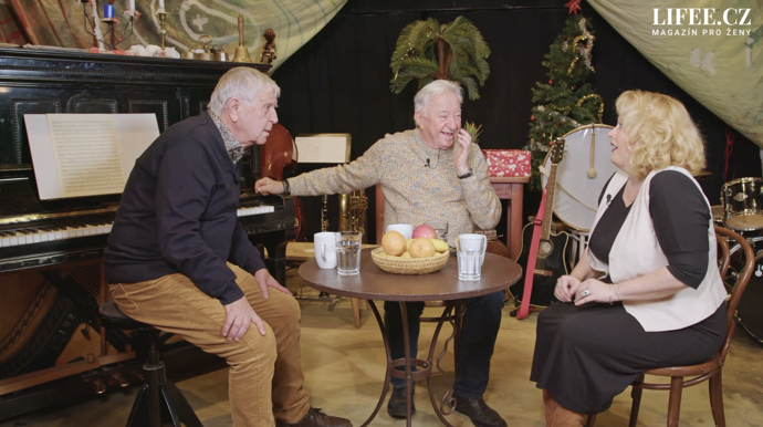 Jiří Lábus byl v prosinci hostem pořadu Na kafeečko. S Miluškou Bittnerovou se hodně nasmáli.