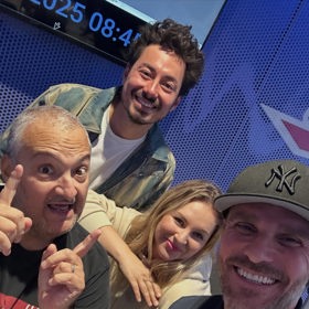 Zpěvák Mirai Navrátil se loučí s Patrikem Hezuckým.