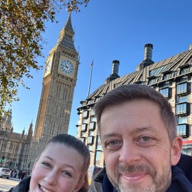 Vít Rakušan se svou nejstarší dcerou na výletě v Londýně. 