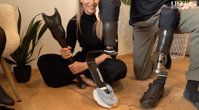 Jirka mění protézy podle toho, na jaký sport se zrovna chystá.