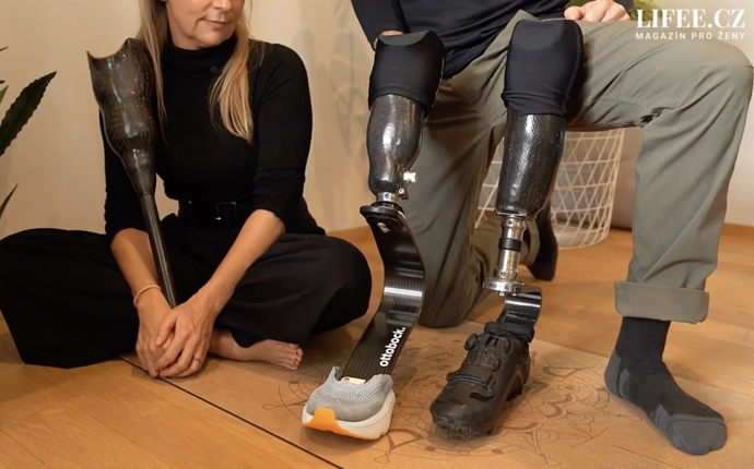 Protézy, které si Jirka sám navrhnul. Jednu mám na kolo, jinou třeba na běh nebo chůzi.