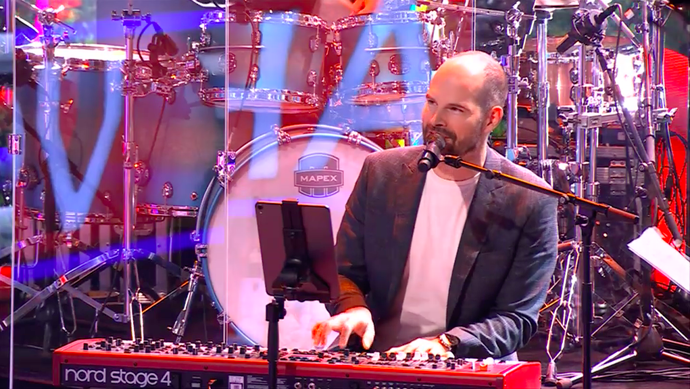 Jan Maxián hrál na piano.