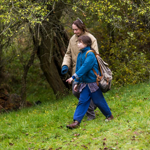 Dcera se ve filmu rozhodne se svou mentálně zaostalou matkou uprchnout do přírody.