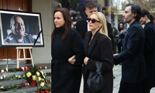 Obří potlesk pro Mareše s Boučkem, průvod kolegů z Evropy i troubení řidičů. Dojemné momenty z pohřbu Hezuckého