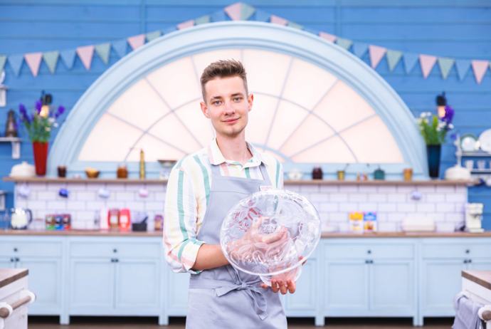 Vojtěch Vrtiška je vítězem třetí řady populárního pořadu Peče celá země. 