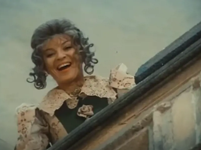 Libuše Švormová jako Melánie, zlá sestra královny, v pohádce Jak se budí princezny. 