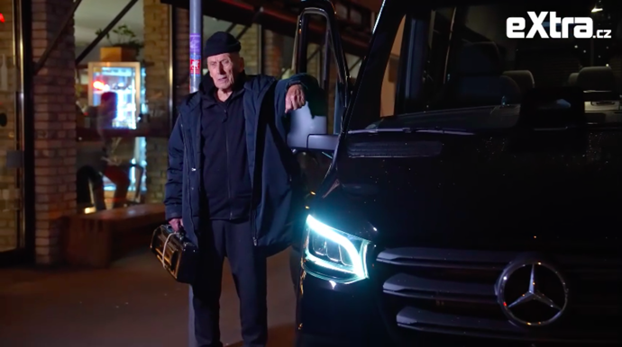 Laco se s ničím nepáře.