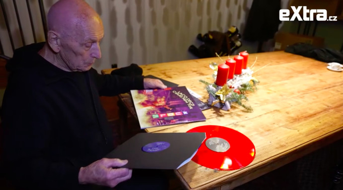 Laco má nekorektní humor.