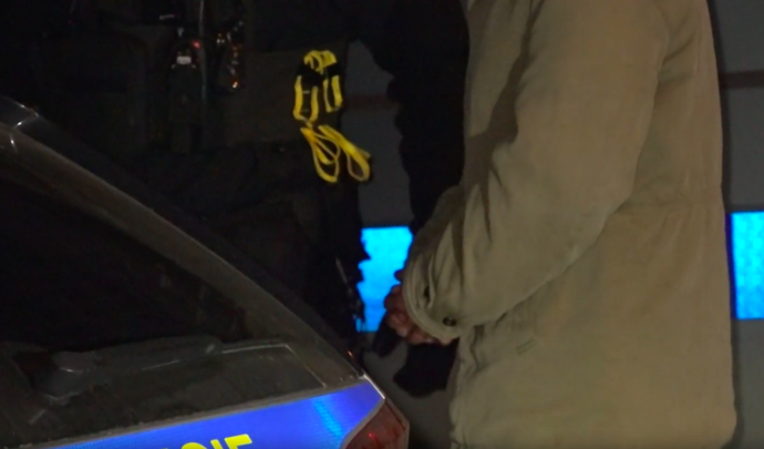 Muž podezřelý z únosu dvanáctiletého chlapce.