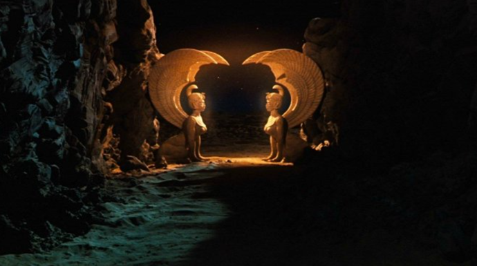 A pro změnu scéna, která nejvíce utkvěla v hlavě dospívajícím chlapcům - aneb průchod Atreje do Sandonorika střeženého dvěma obdařenými sfingami. 