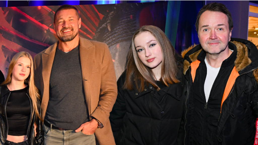 Petr Jákl a Vlasta Korec se dmou pýchou: Na premiéru vyvedli krásné dcery 