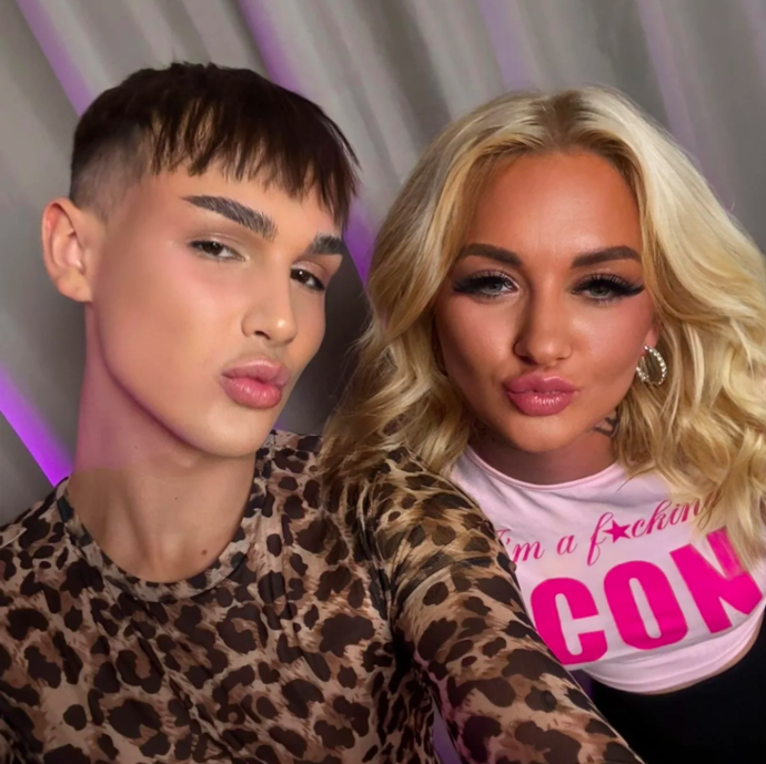 Svou extravagantní profilovou fotku influencer nahradil obyčejným šedým avatarem.