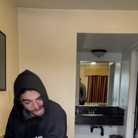  Daniel Curtis Lee zaplatil Tylorovi hotel.