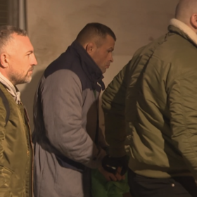 První foto Karlose Vémoly od zadržení.