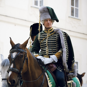 Roman Poláčik ze seriálu Marie Terezie také končí v divadle.