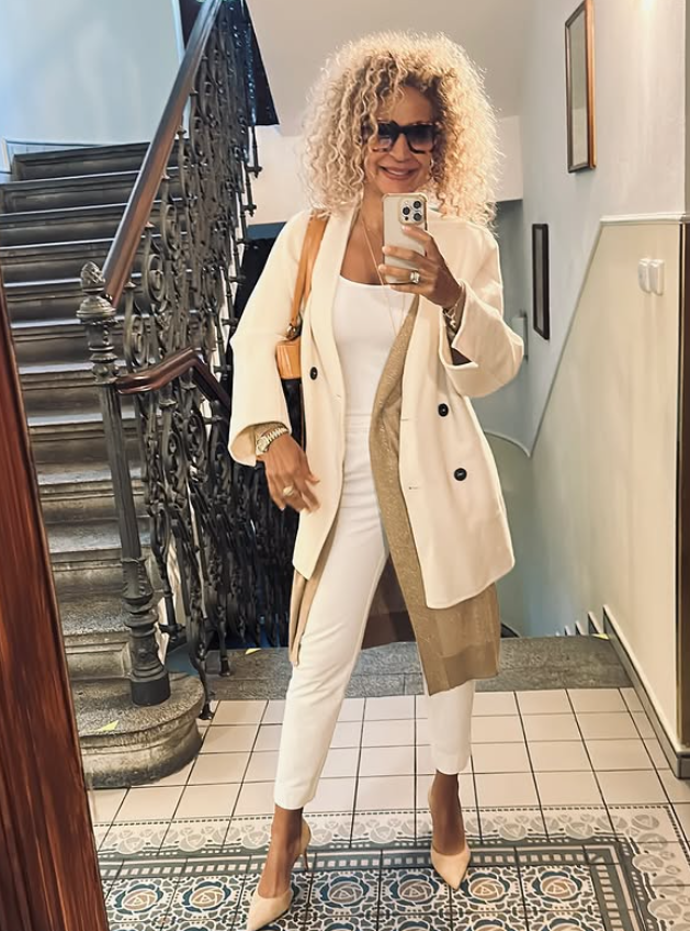 Monika je také významnou koučkou a spisovatelkou. 