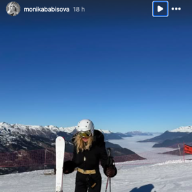 Monika Babišová si užívá zimních radovánek.