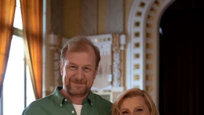 FOTO: Martin Pechlát, který hraje Dana, a Tatiana Drexler coby instruktorka lázeňských tanečních kurzů.