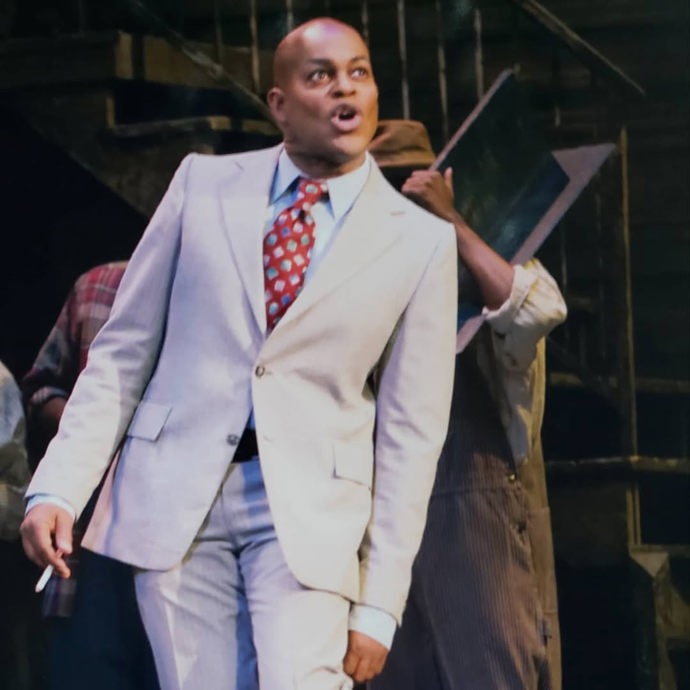 Jubilant je operní pěvec.