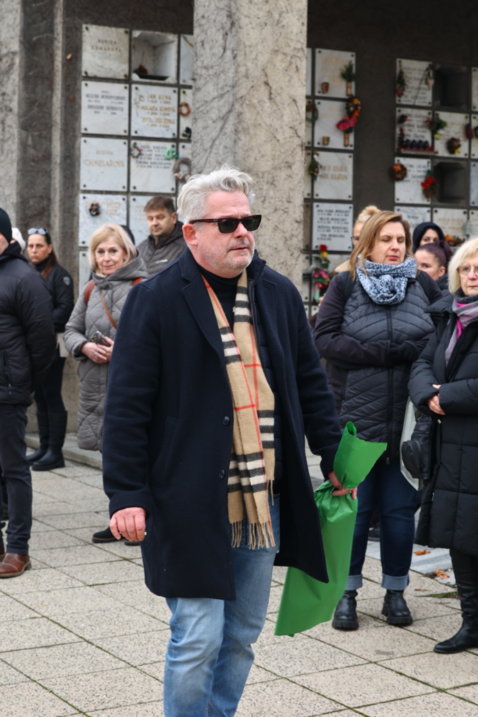 Aleš Háma na pohřbu Patrika Hezuckého.