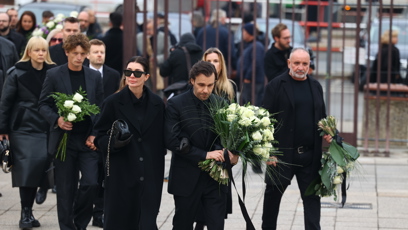 FOTO: Leoš Mareš spolu se svou ženou Monikou na pohřbu Patrika Hezuckého.