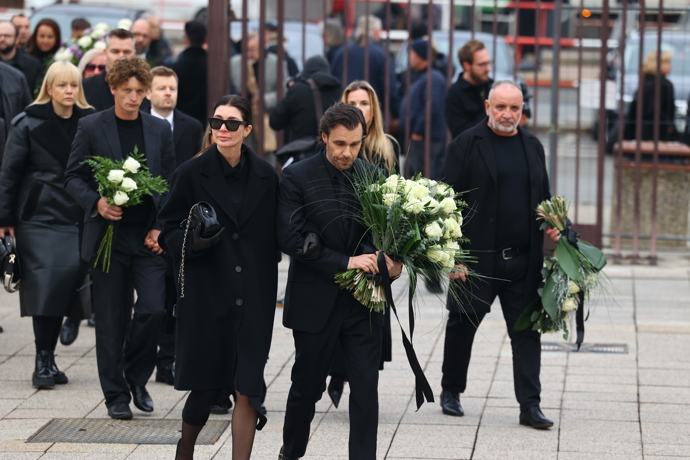 Leoš Mareš spolu se svou ženou Monikou na pohřbu Patrika Hezuckého.