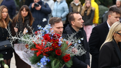 FOTO: Tomáš Zástěra přinesl obří kytici.