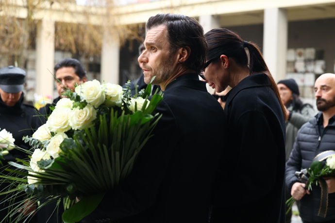 Leoš Mareš přišel po boku své ženy.