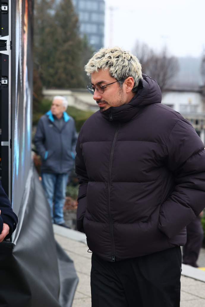 Mirai neskrýval smutek.