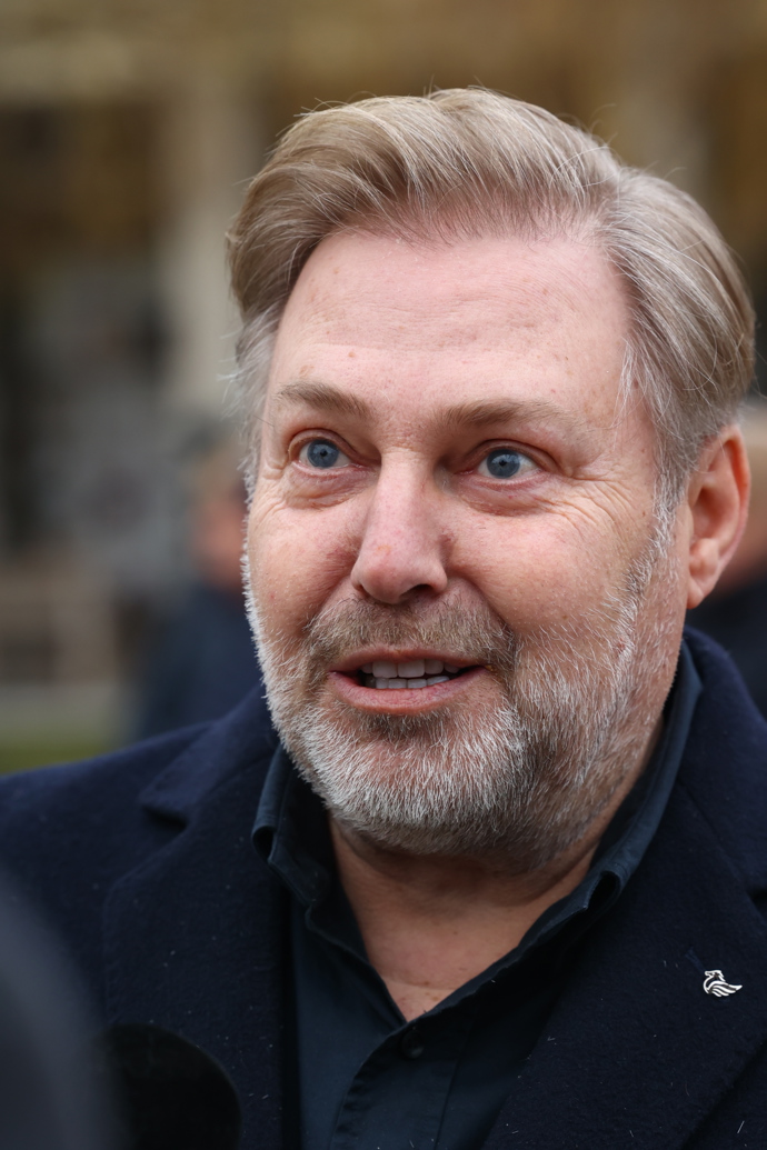 Roman Ondráček rozdával na pohřbu rozhovory.