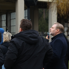 Roman Ondráček sledoval pohřeb Patrika Hezuckého venku.