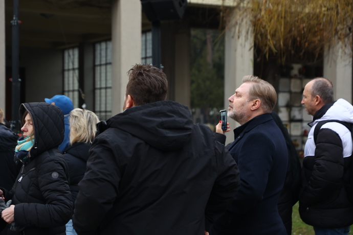 Roman Ondráček sledoval pohřeb Patrika Hezuckého venku.