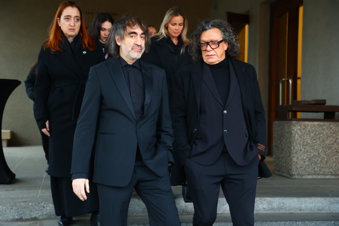 Jakub Kohák odcházel z pohřbu s Richardem Genzerem.