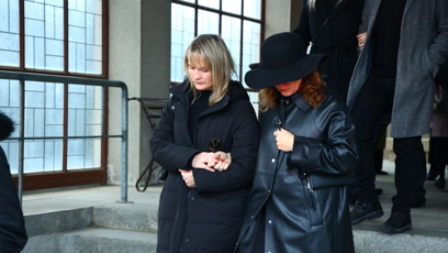 FOTO: Marta Jandová odcházela se skloněnou hlavou.