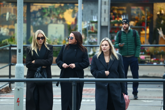 Moderátorky Zorka Hejdová, Lucie Šilhánová a Katka Říhová společně odcházely z pohřbu Patrika Hezuckého.