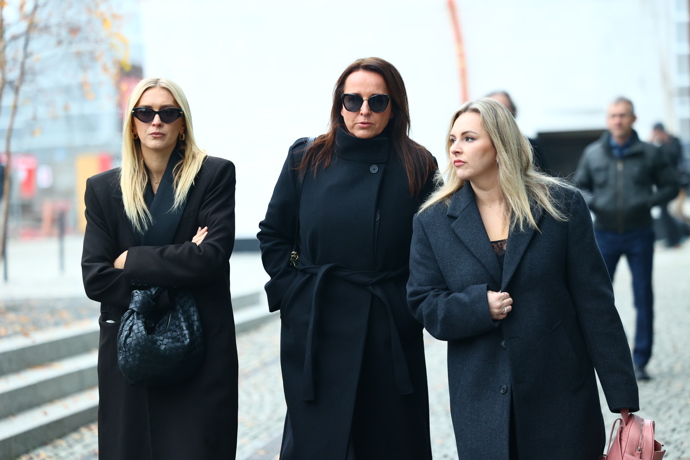 Moderátorky Zorka Hejdová, Lucie Šilhánová a Katka Říhová společně odcházely z pohřbu Patrika Hezuckého.