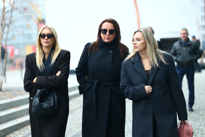Moderátorky Zorka Hejdová, Lucie Šilhánová a Katka Říhová společně odcházely z pohřbu Patrika Hezuckého.