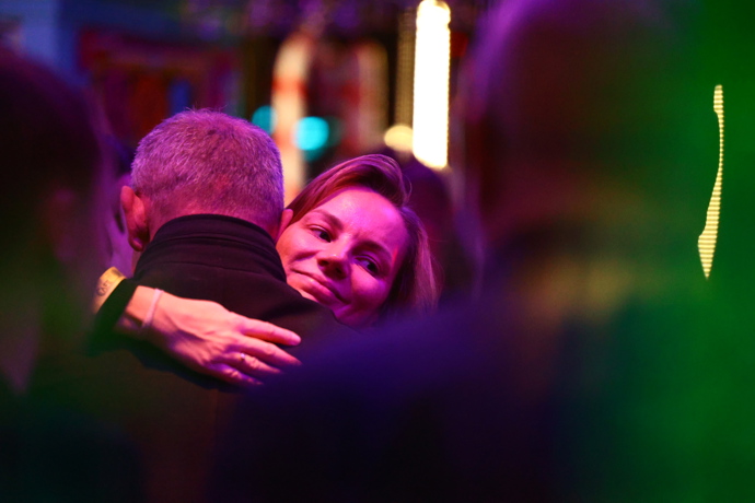 Po pohřbu Patrika Hezuckého zavítali jeho přátelé a rodina do baru. 