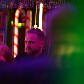 Po pohřbu Patrika Hezuckého zavítali jeho přátelé a rodina do baru. 