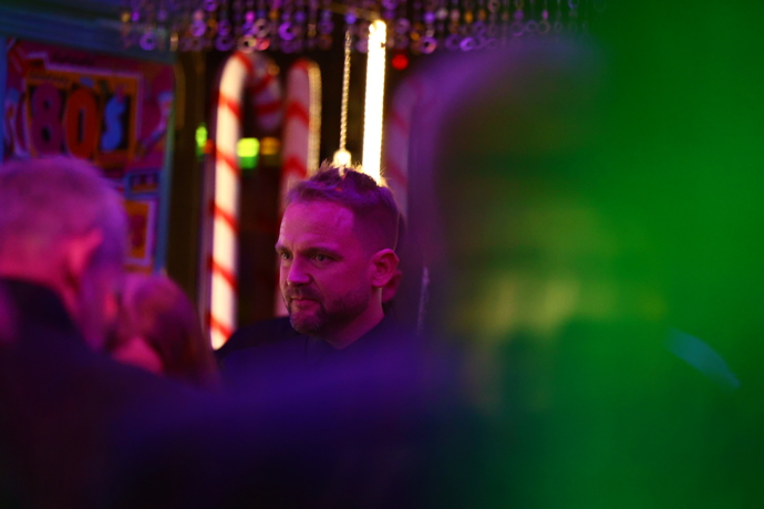 Po pohřbu Patrika Hezuckého zavítali jeho přátelé a rodina do baru. 