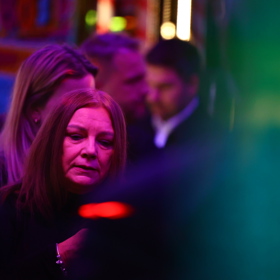 Po pohřbu Patrika Hezuckého zavítali jeho přátelé a rodina do baru. 