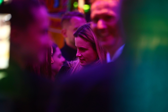 Po pohřbu Patrika Hezuckého zavítali jeho přátelé a rodina do baru. 