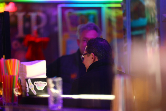 Po pohřbu Patrika Hezuckého zavítali jeho přátelé a rodina do baru. 