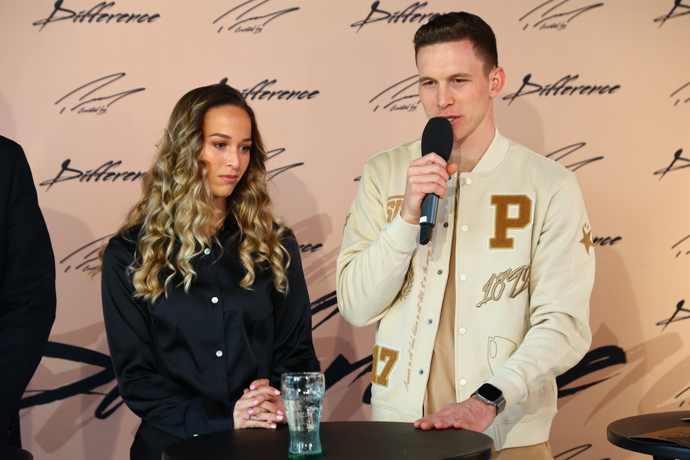 Lukáš říká, že si na módu potrpí stejně jako jeho manželka. 