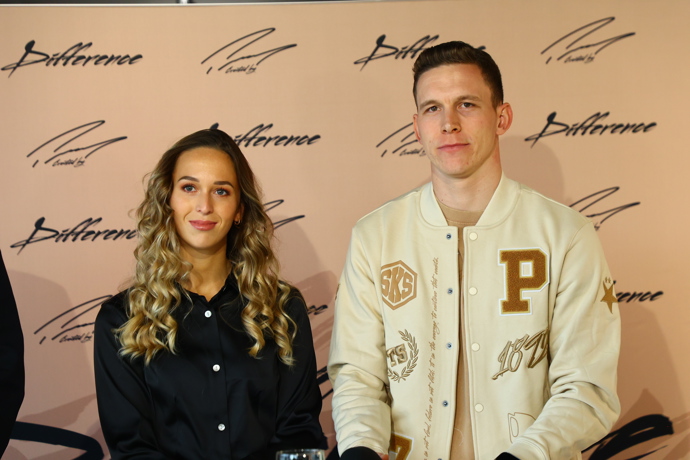 Mladí manželé se před rokem stali rodiči. 