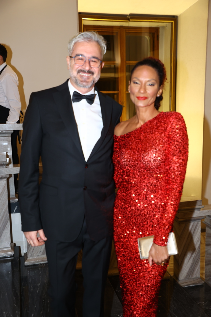 Lejla Abbasová po dlouhé době vyvedla do společnosti svého partnera Volkana Kaynaka. 